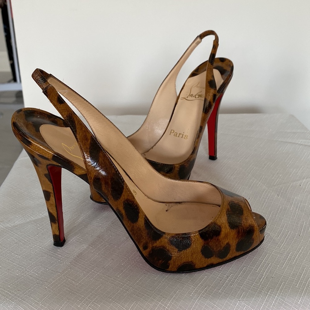 Peeped toe, back strap CL leopard print pumps. very good condition - Picture 3 of 5